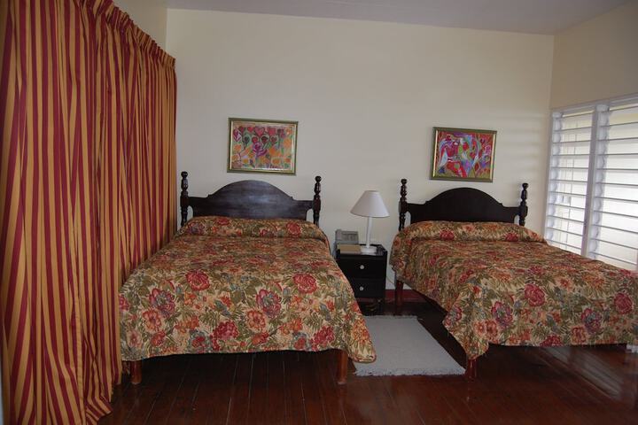 Room 4 of 15