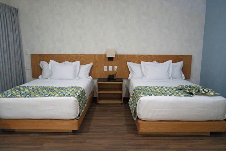 Room 6 of 33