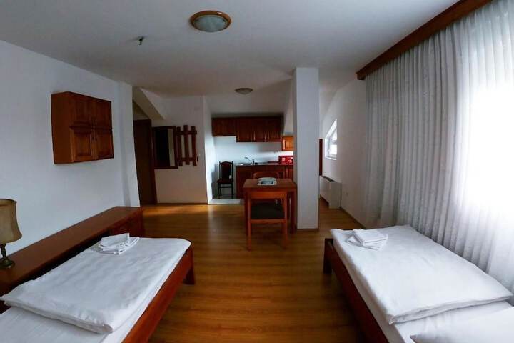 Room 35 of 60