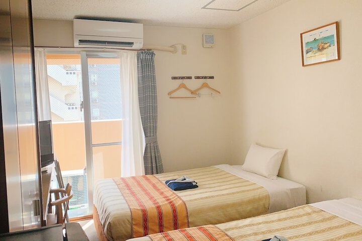 Room 5 of 48