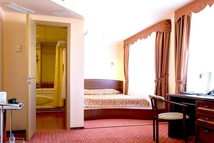 Room 26 of 154