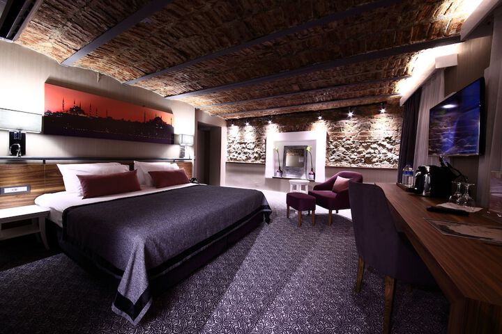 Room 10 of 130