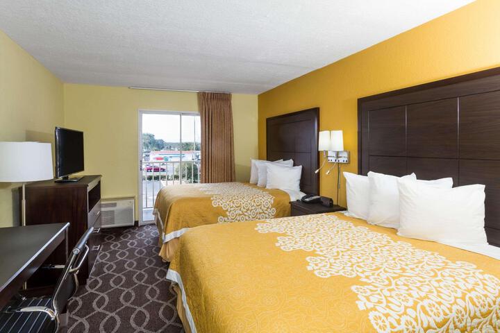 1 King Bed (8 of 16)