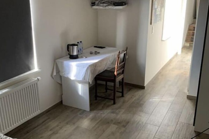 Room 18 of 36