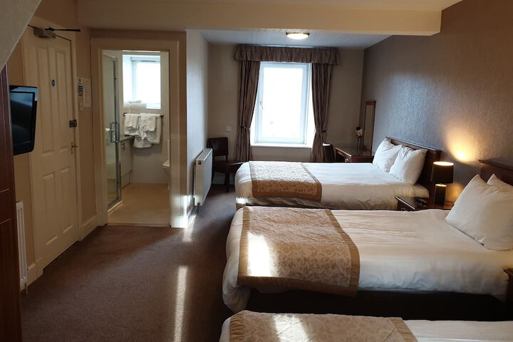 Room 3 of 3