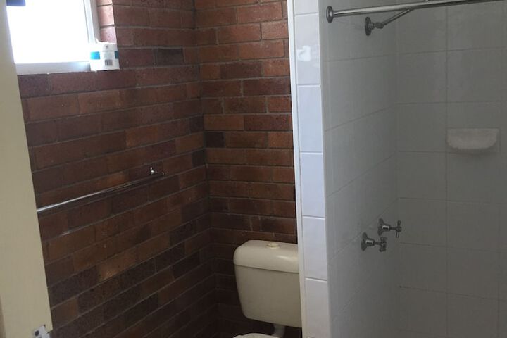 Room 8 of 16