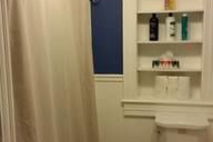 Room 4 of 62