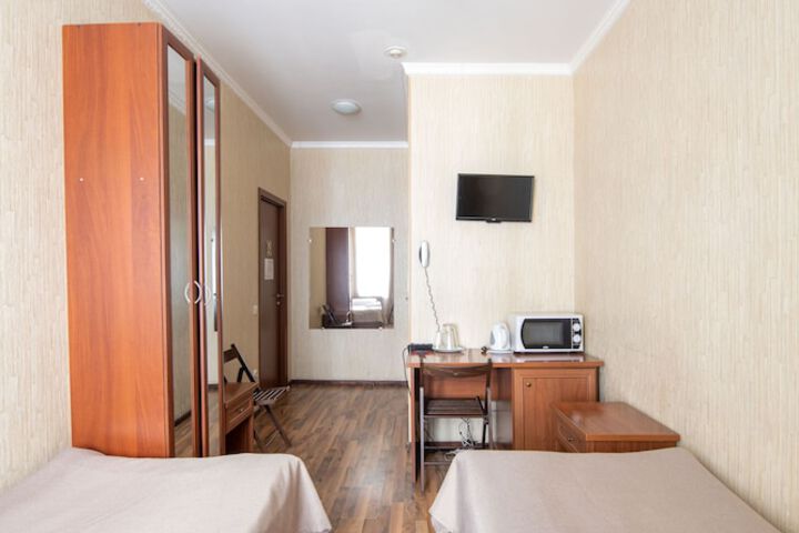 Room 10 of 26