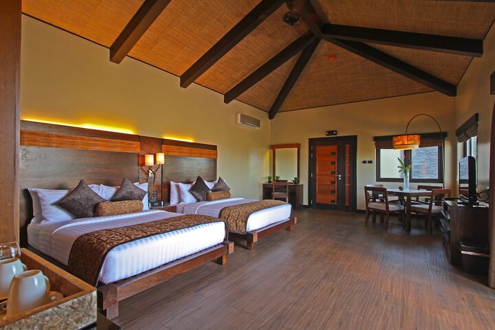 Room 3 of 100