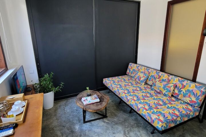 Room 21 of 83