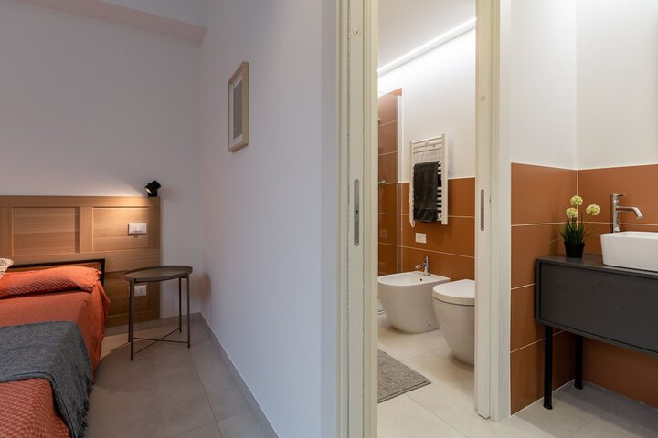 Room 2 of 21