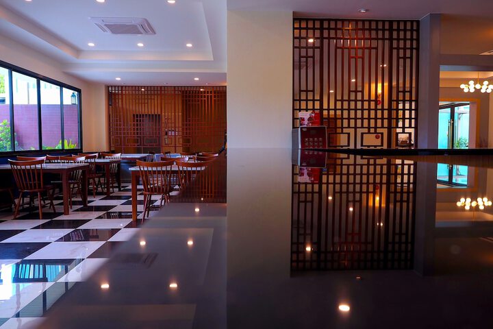 Dining 90 of 164