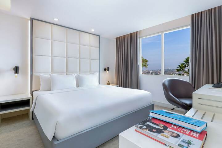 Room 8 of 43