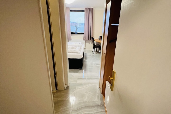 Room 19 of 52