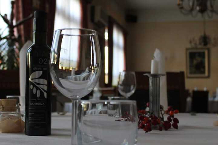 Dining 12 of 22
