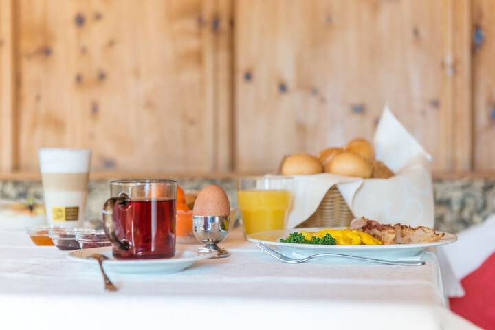 Breakfast/Coffee Service 36 of 55