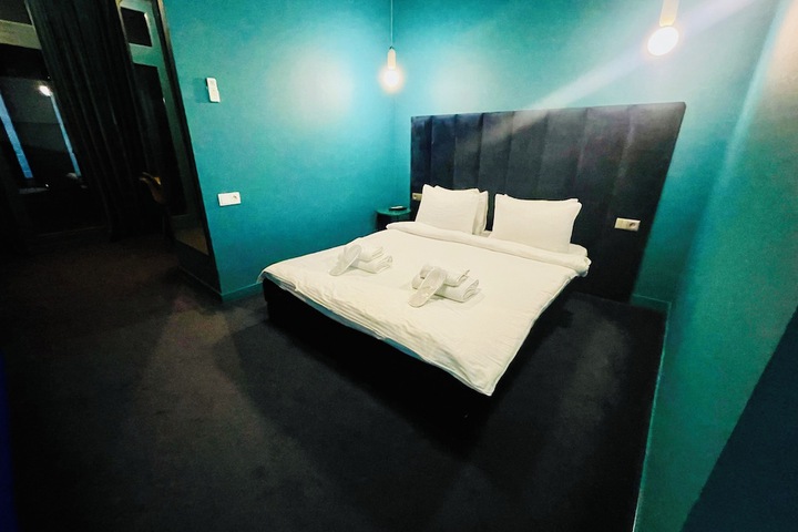 Room 73 of 116