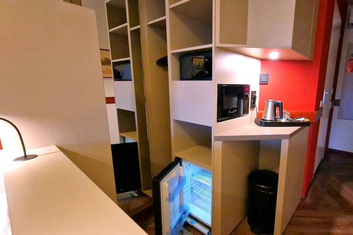 Room 52 of 118