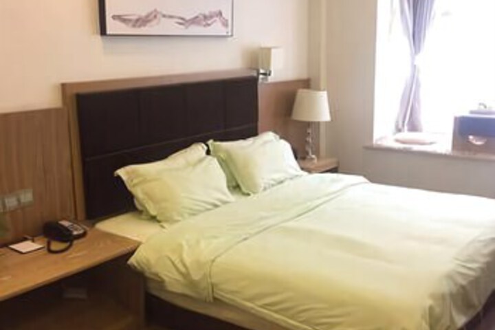 Room 3 of 7