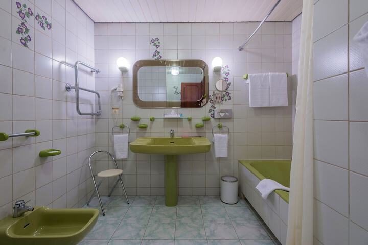 Room 70 of 113