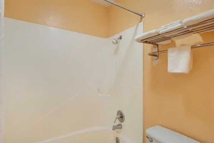 Room 12 of 23