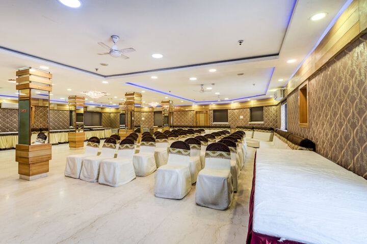 Ballroom/Hall 41 of 50
