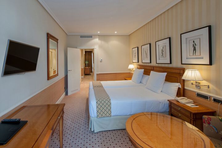 Room 5 of 25