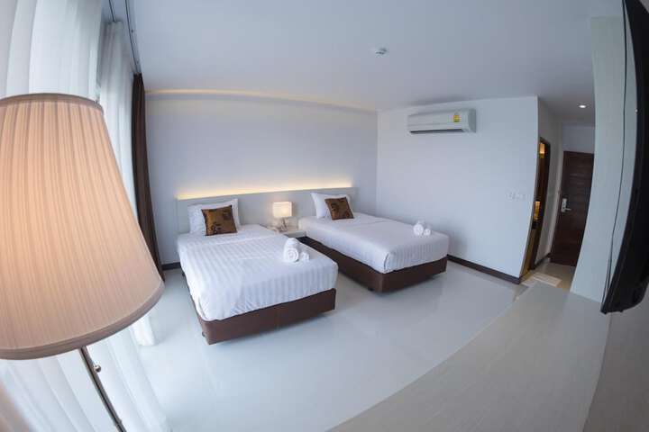 Room 19 of 32