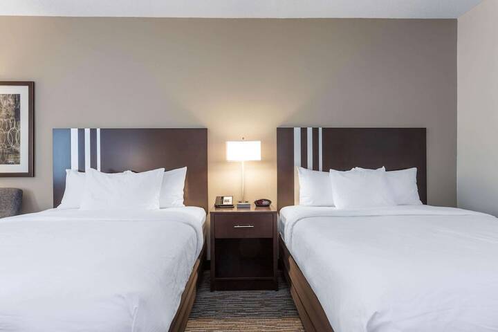 1 Queen Bed Accessible Room (6 of 18)