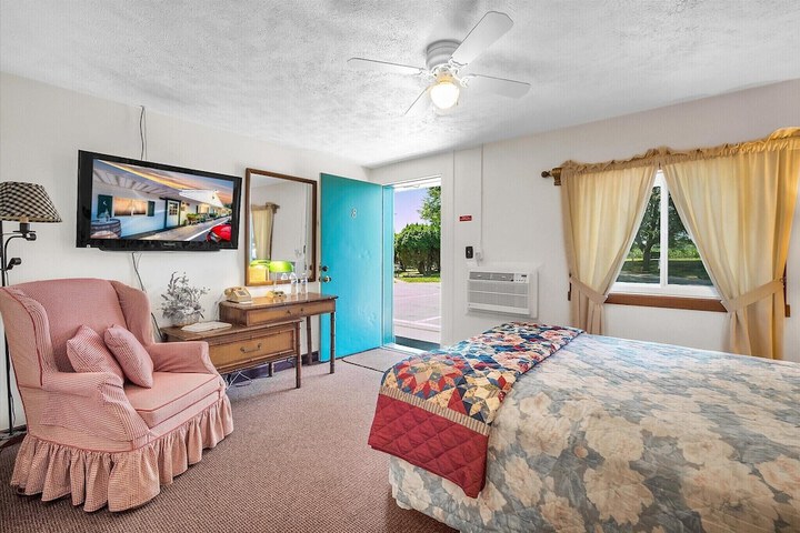 Comfort Single Room (2 of 5)