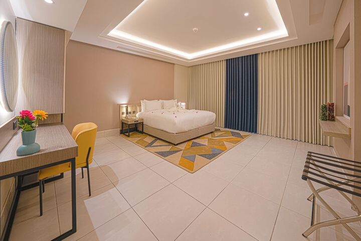 Room 8 of 37