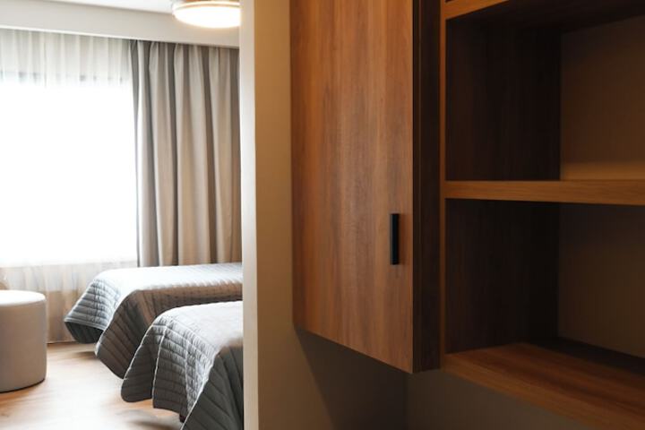 Room 11 of 24