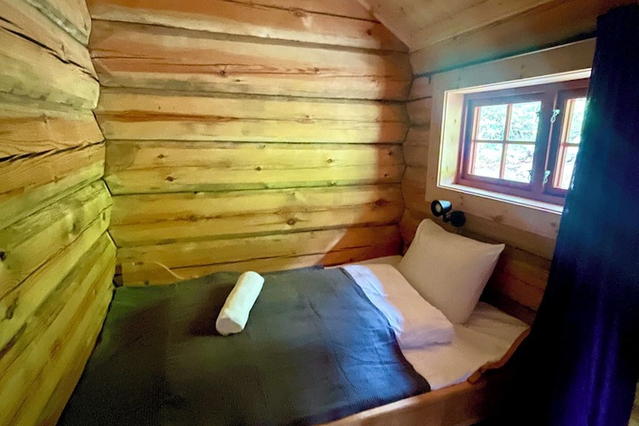 Room 32 of 59