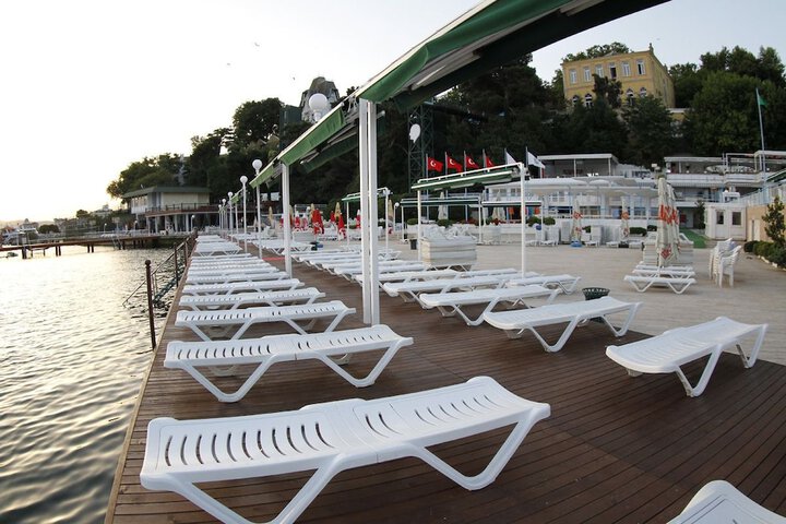Sundeck 19 of 21