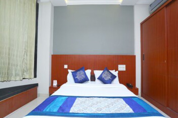Room 18 of 28