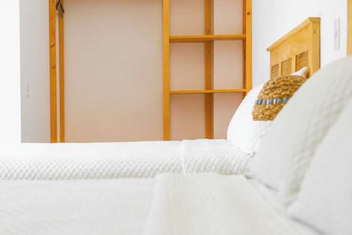 Room 22 of 120