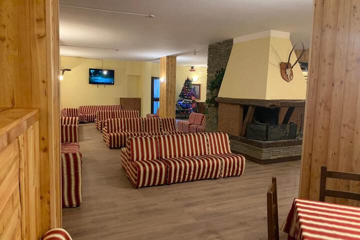 Hotel Interior 7 of 39