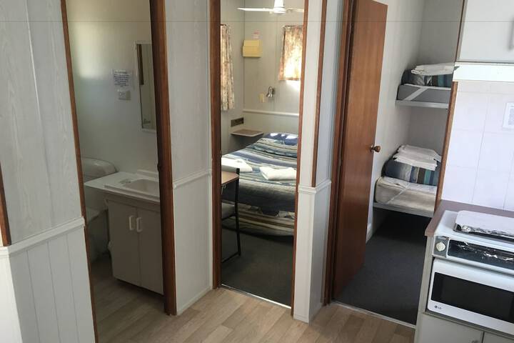 Room 2 of 77