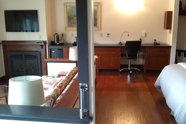 Room 49 of 147