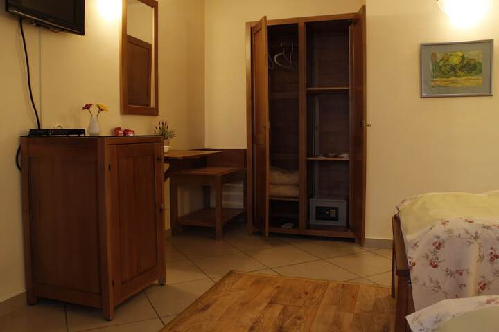 Room 7 of 56