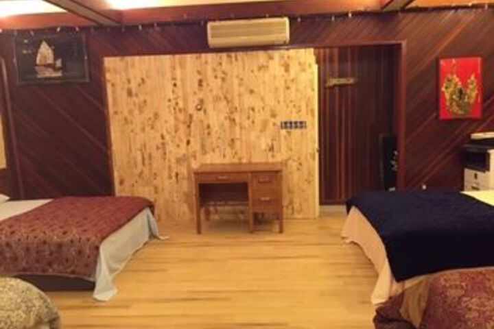 Room 12 of 22