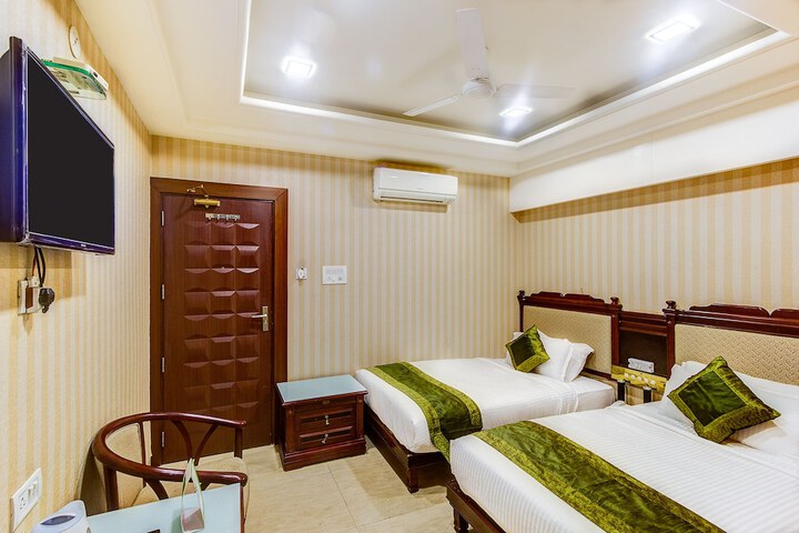 Room 16 of 49