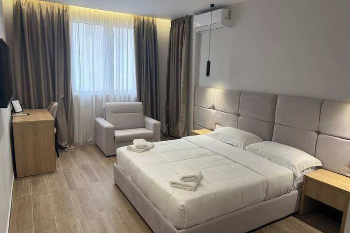 Room 34 of 65