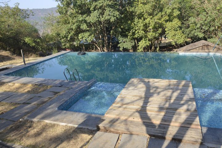 Pool 14 of 28