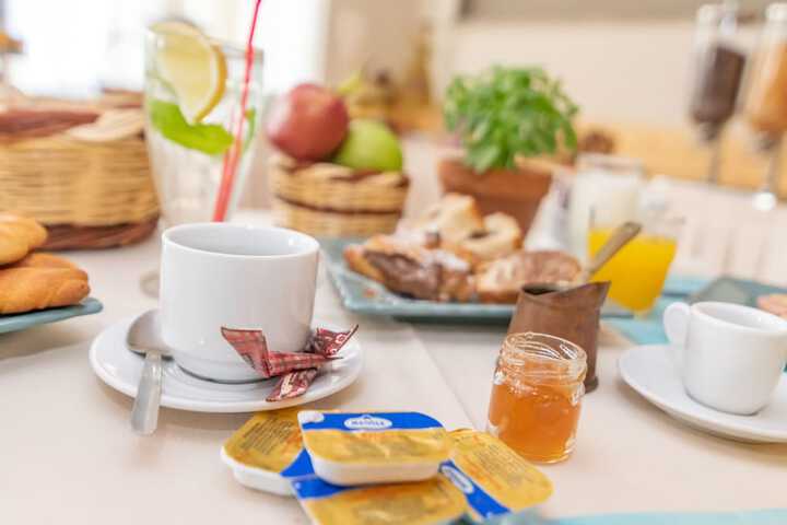 Breakfast/Coffee Service 70 of 94