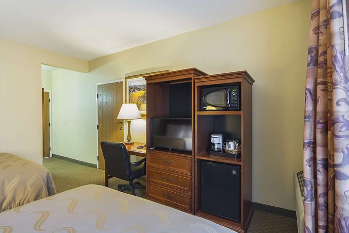 2 Double Beds (7 of 15)