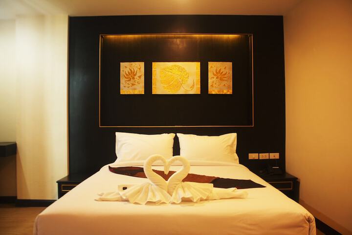 Room 8 of 36