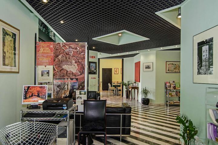 Entrance & Lobby
