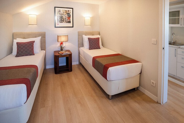 Room 4 of 46