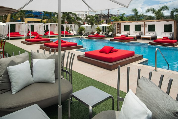 Pool Hotel